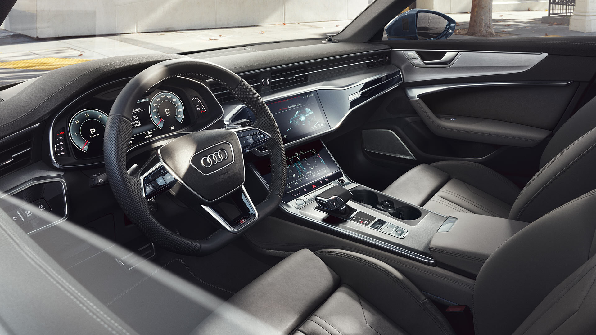 Audi A6 Innenraum, digital cockpit und Infotainment