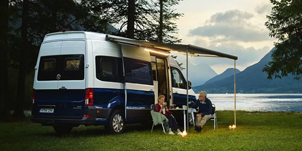 VW Grand California Heckansicht Camping