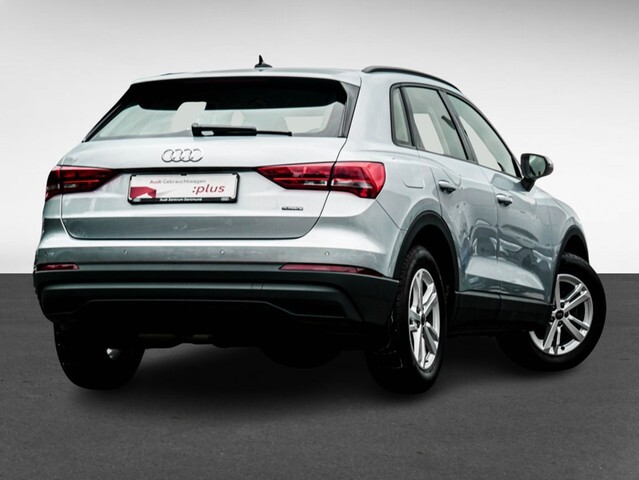 Audi Q3 35 quattro in Florettsilber Metallic Heckansicht